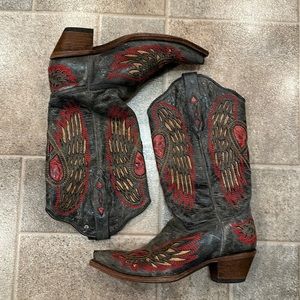 Corral women’s boots size 10 with hearts